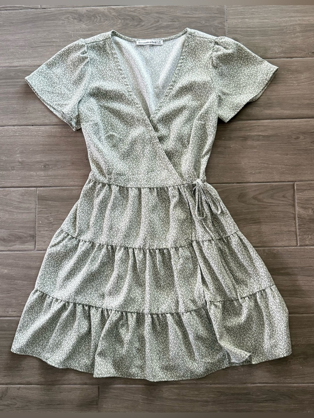 Abercrombie & Fitch Green Ditsy Floral Wrap Dress, Boho, Fall, Romantic, Office